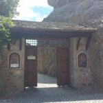Wejście do jednego z klasztorów na Meteorach