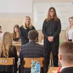 Uczniowie SU ZSRB w Lesznie wypowiadają się na spotkaniu SU