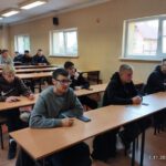 Szkolne eliminacje 52 edycji Turnieju Budowlanego „Złota Kielnia” - uczniowie podczas testu