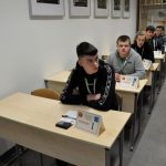 Uczniowie podczas testu w ramach turnieju budowlanego Złota Kielnia