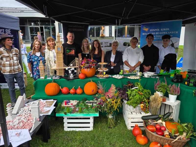 Targi organizacji pozarządowych w Lesznie