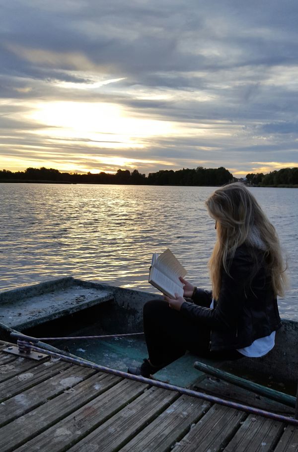 Konkurs fotograficzny „Jesień z moją ulubioną książką”