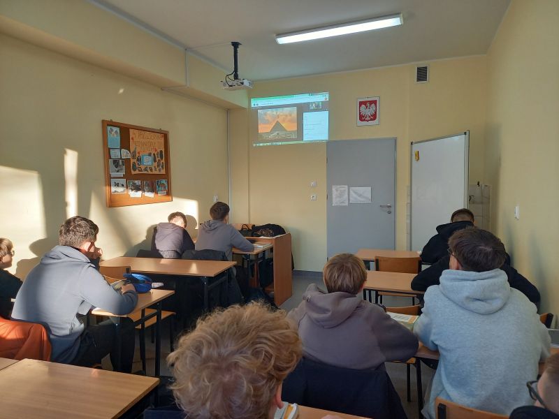 Akademia Przyszłego Inżyniera w ramach inicjatywy Uniwersytetu Zielonogórskiego poprzez wykład on-line pt. „Czy piękno można obliczyć ?”.