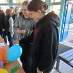 Wróżby i konkursy andrzejkowe przygotowane przez Samorząd Uczniowski