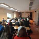 448910666-5 Spotkanie prezydenta Leszna z młodzieżą z okazji Dnia Samorządowca