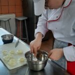 Przygotowanie jajek faszerowanych